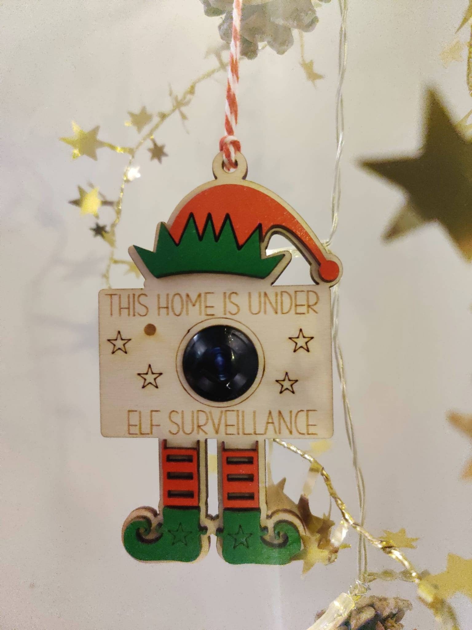 Santa cam tree decor