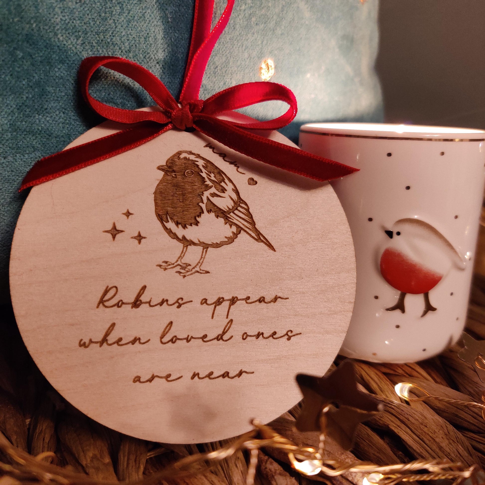 Remembrance robin – laser cut, wooden