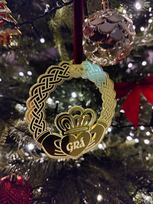 Grá Claddagh decoration