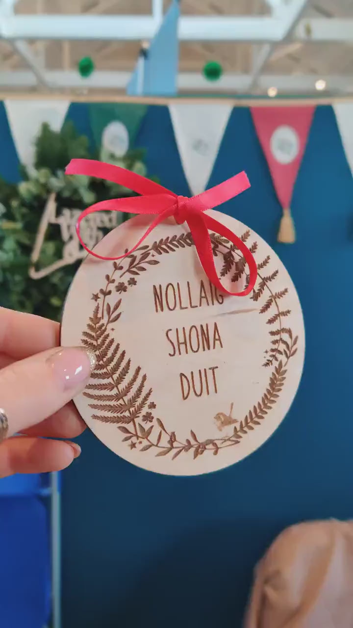 Nollaig Shona Duit wall decor